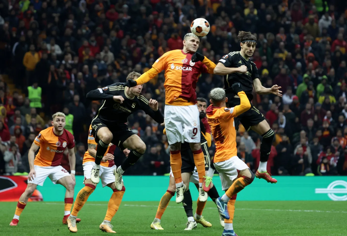 đội hình galatasaray gặp sparta 01