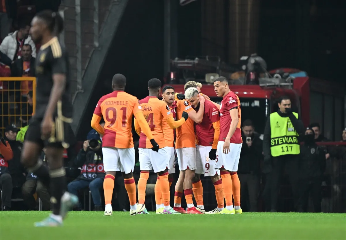 số liệu thống kê về galatasaray gặp sparta 02